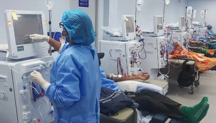 Refuerzan medidas de seguridad e higiene en salas de hemodiálisis, ante el aumento de pacientes