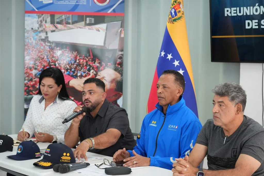 Gobierno y gremios de transporte afianzan planes de seguridad vial