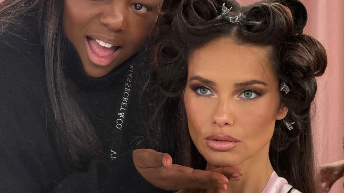 Paola Moyano, maquilladora, sobre el maquillaje de ojos de Victoria's Secret: "Cuando más funciona es a partir de los 35 o 40 años, porque el lagrimal se hunde un poco y el párpado cae ligeramente"