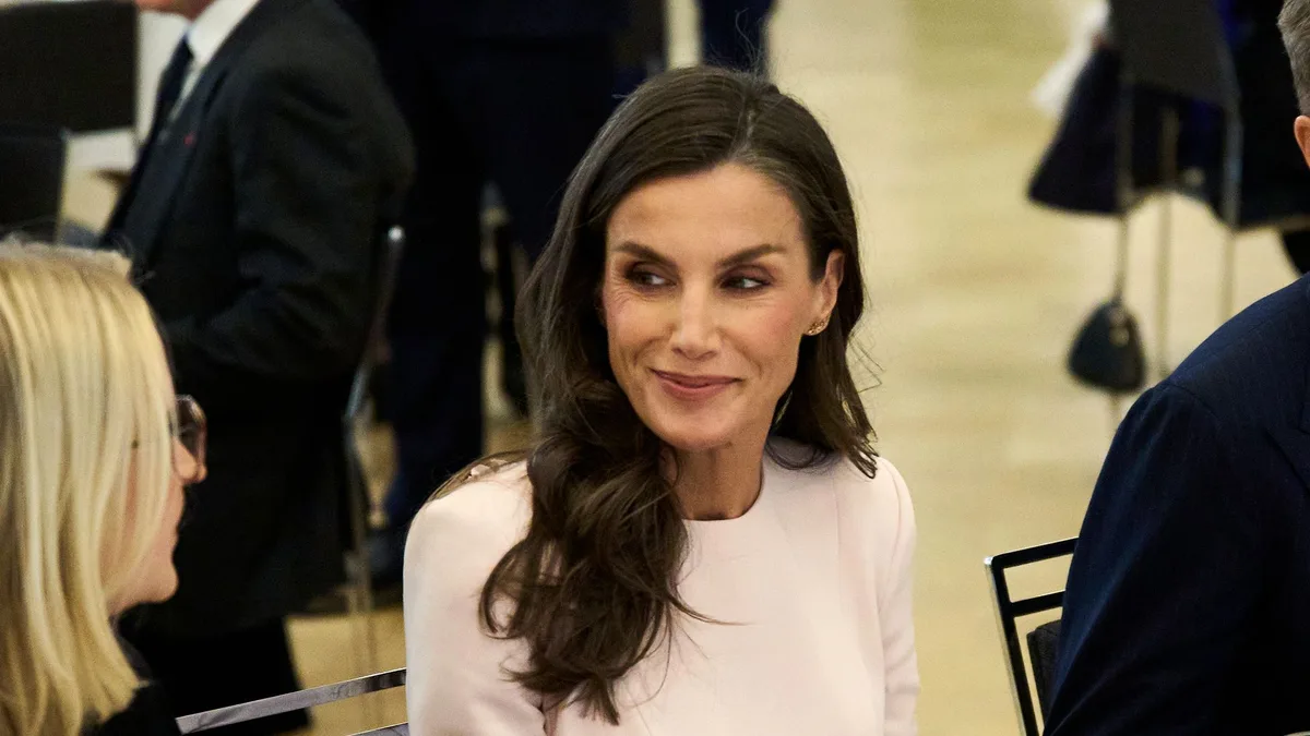 La razón por la que la reina Letizia prefiere el maquillaje suave según la psicología: "Existe una asociación cultural entre naturalidad y autenticidad"