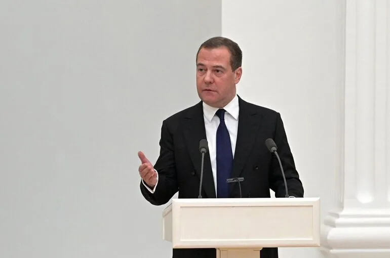 Медведев предложил кандидатуру Яровой на пост первого зампредседателя Госдумы