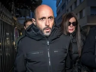 Incendie de Crans-Montana : Jacques Moretti placé en détention, après des violences sur sa femme