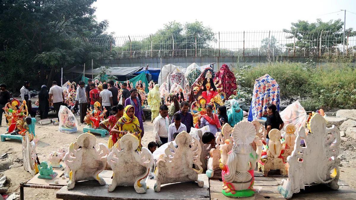 Delhi traders seek curbs on protest amid festive-season business losses