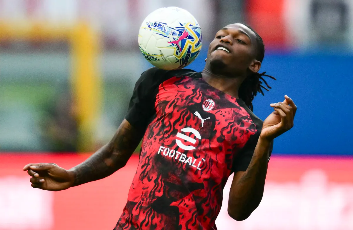 Milan aceita oferta do Galatasaray por Rafael Leão; Aston Villa segue na disputa