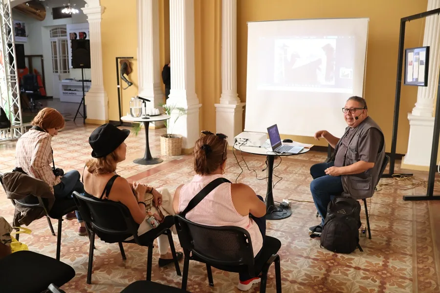 Taller “El Impacto de la Fotografía 200 años después” en el CAVAM
