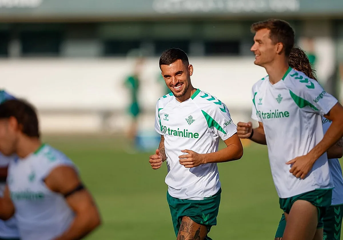 Dani Ceballos ya aparece inscrito en LaLiga con el Betis