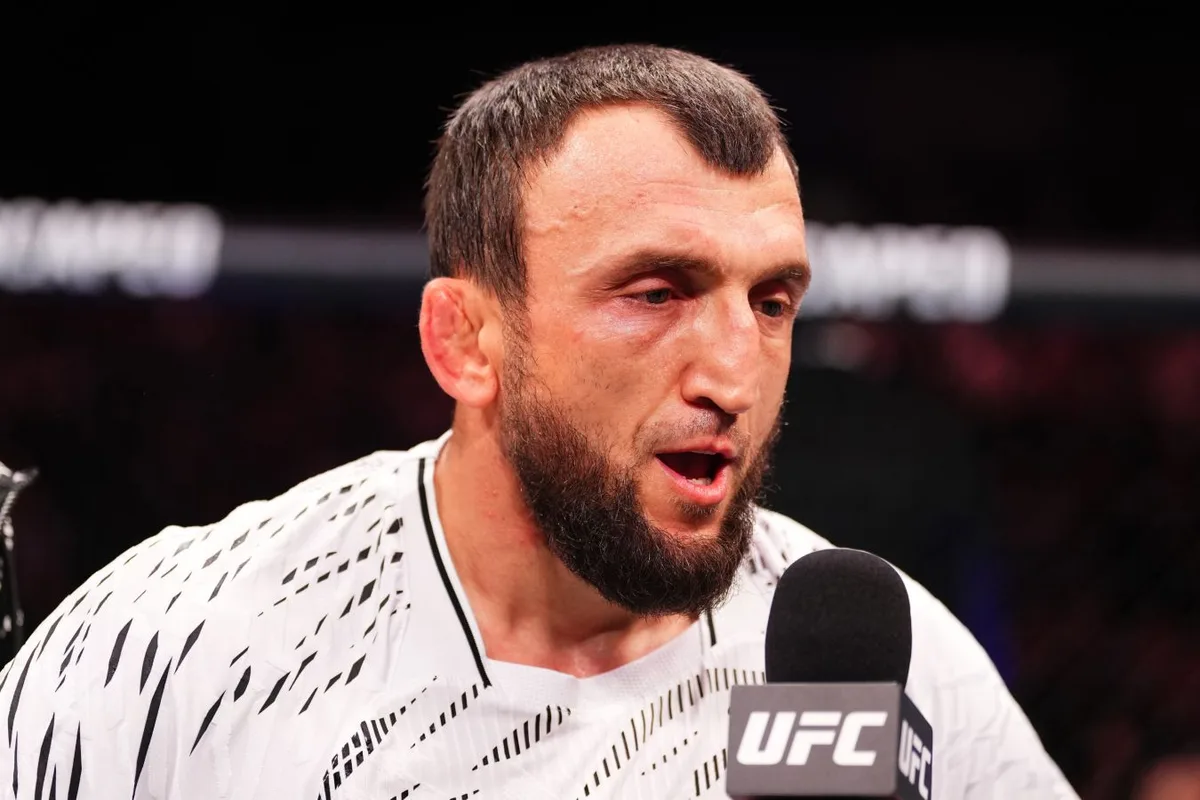 42-летний Салихов успешно сделал вес перед турниром UFC в честь Дня независимости Мексики
