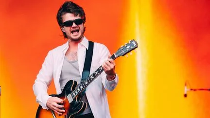 "J’ai aimé imaginer les mimiques du chanteur" : à Rock en Seine, des personnes malvoyantes ont pu profiter de la prestation de Djo grâce à un dispositif d'audiodescription