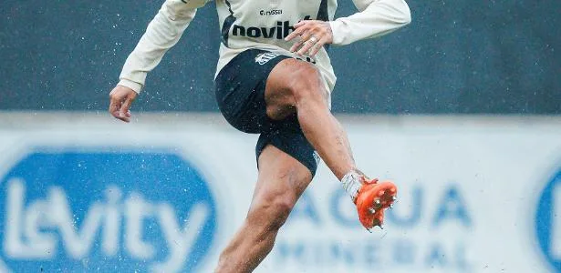 Coutinho terá programação especial para reforçar físico e atuar no Santos