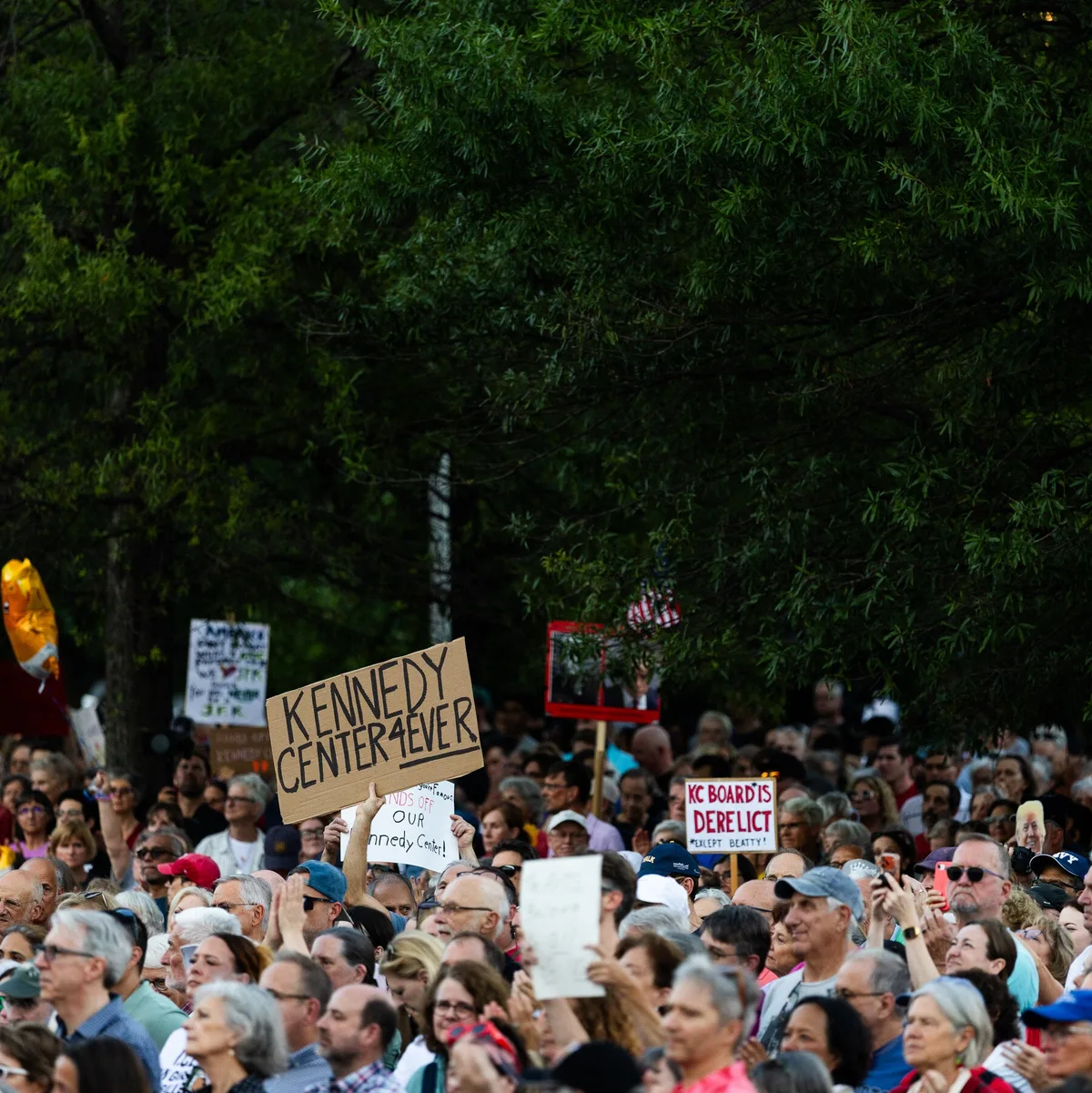 Kennedy Center Supporters Rally Amid Speculation About Possible Demolition