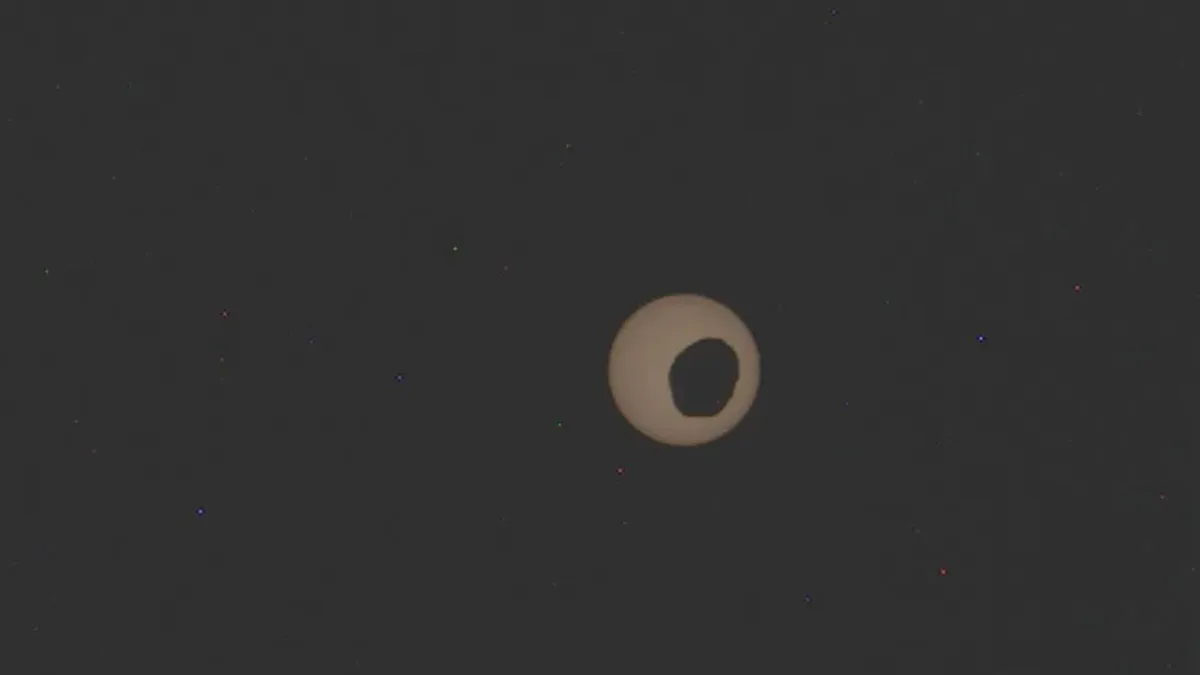 La NASA observa el cielo de Marte y fotografía un eclipse solar solo un día después del ocurrido en la Tierra