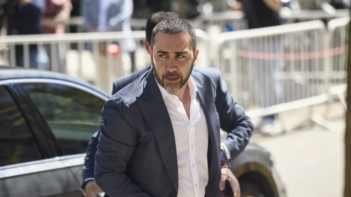 La Audiencia de Madrid ordena investigar si Aldama cobró ocho millones de Correos sin un contrato formal