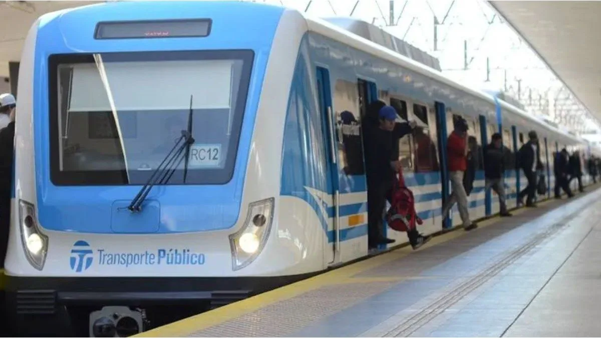 Trenes: las líneas Roca y Sarmiento funcionan con demoras, luego del inconveniente de miles de usuarios con la tarjeta SUBE