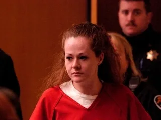 Christa Pike, la condamnée à mort ayant survécu à son exécution aux États-Unis, est de retour en prison