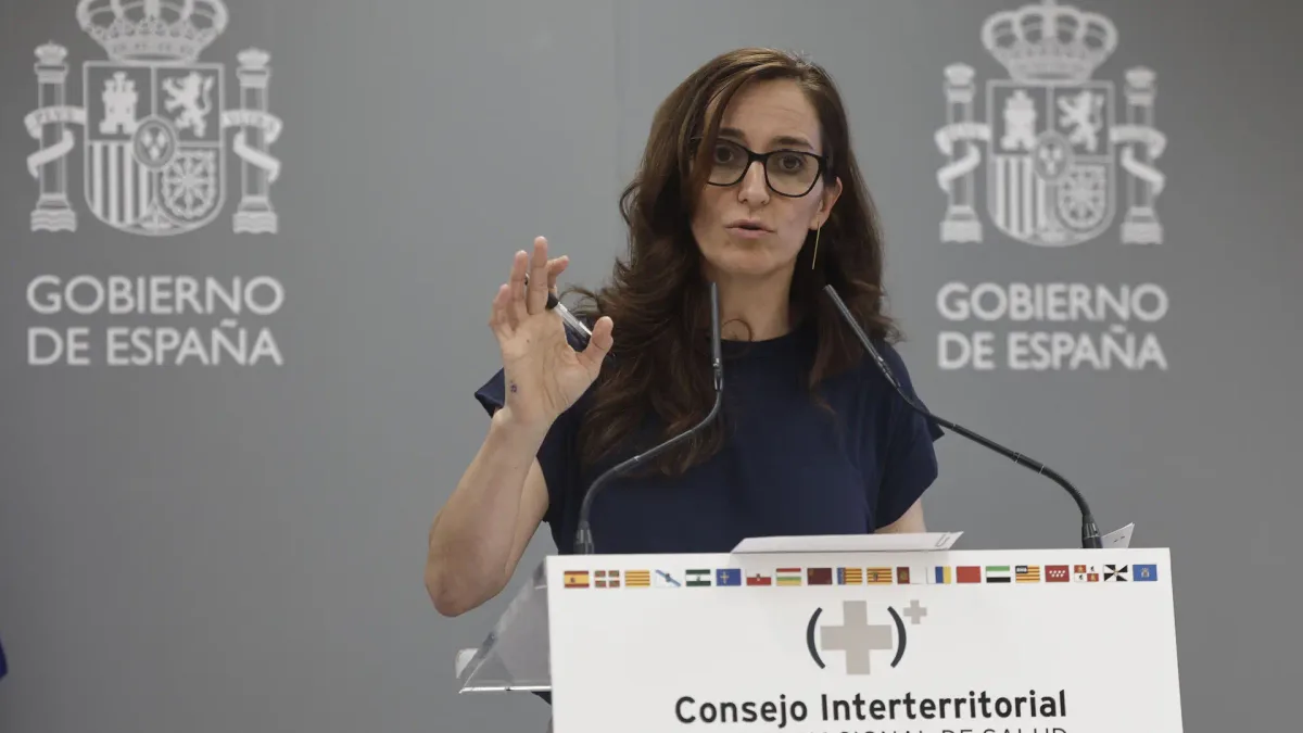 Mónica García responde a Feijóo que confinar a migrantes en Ceuta "podría ser contraproducente" y "desmesurado"