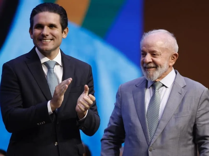 Lula e Hugo Motta comemoram aprovação da Política de Minerais Críticos
