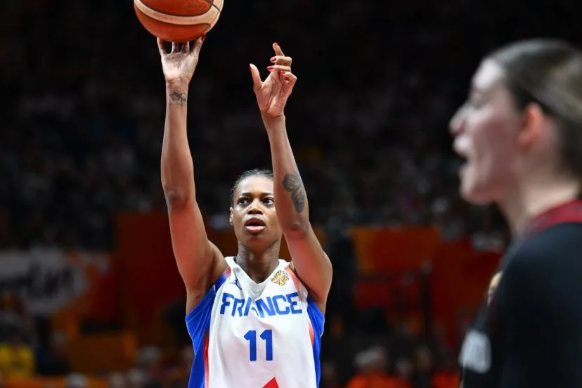 Valériane Ayayi, après la qualification des Bleues en finale de la Coupe du monde : « On rêve juste d'aller chercher le titre »