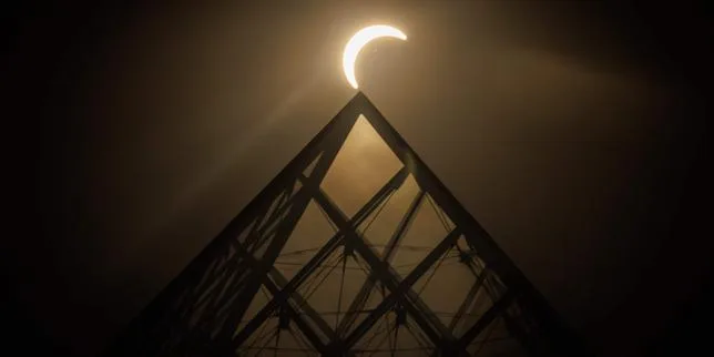 VIDEO Éclipse solaire : revivez le phénomène exceptionnel à travers le monde