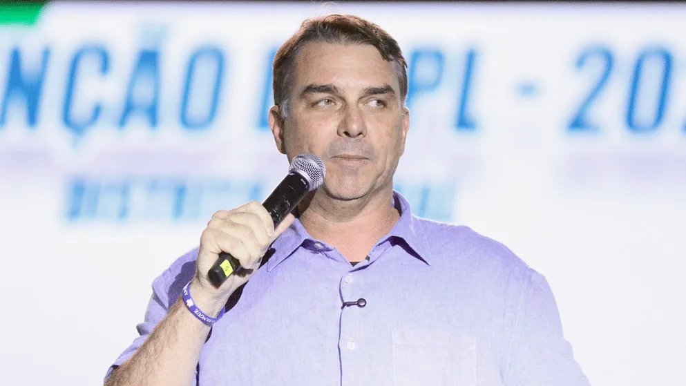 VÍDEO: A peça de campanha de Lula que despertou ira em Flávio Bolsonaro