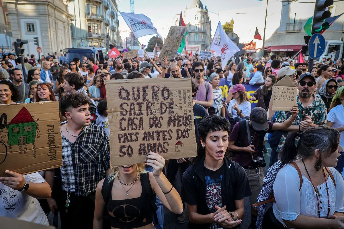 Manifestação em Lisboa e no Porto contra o custo de vida e da habitação reuniu milhares de pessoas