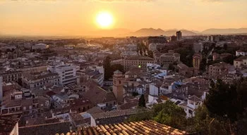 Sismo de magnitude 5 fez tremer cidade espanhola de Granada
