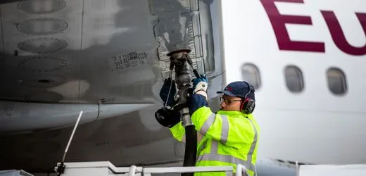 Eurowings prüft Kurzarbeit: Kerosin-Krise bei Lufthansa-Tochter