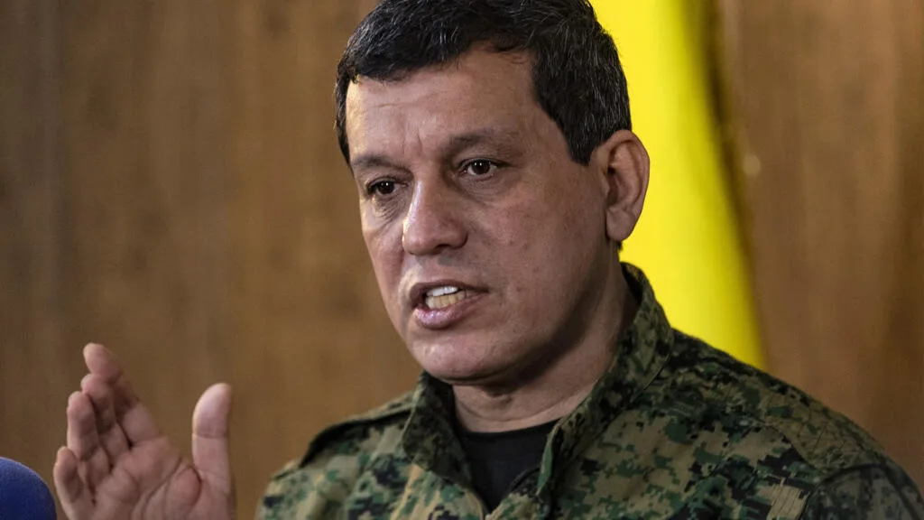 L'intégration des institutions kurdes dans celles de l'État syrien marque la fin d'une ère