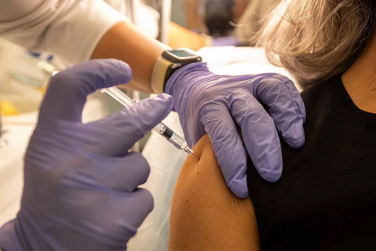 Primeira vacina mRNA contra o melanoma tem sucesso em ensaio clínico. Reduz propagação do cancro