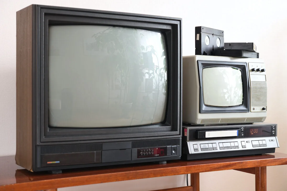 Porque é que os televisores antigos duravam mais do que os modernos?