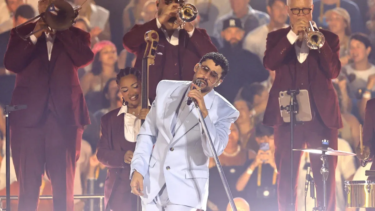 Bad Bunny regresa "a casa" para cerrar su gira y "traer esperanza y fuerza" a Puerto Rico