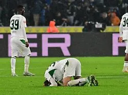 Torwart will lieber schweigen: Borussias Mönchengladbachs Angsthasen verlieren die Fans