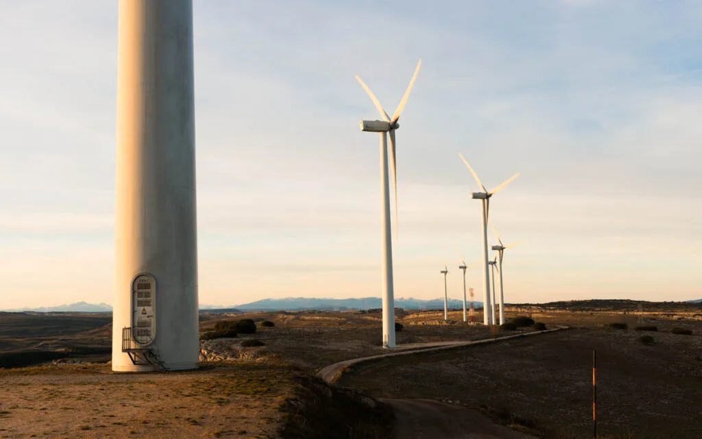 Santander e Société Générale financiam Exus com 200 milhões para impulsionar infraestrutura energética e digital na Europa