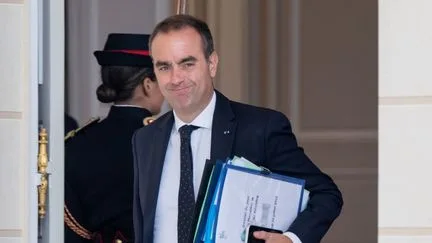 Retraites, gel du point d'indice des fonctionnaires, "carence" pour les étrangers… Les principales pistes du gouvernement pour réaliser 54 milliards d’euros d'économies sur le budget 2027