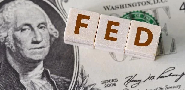 Dólar vai a R$ 5,196 e Bolsa sobe com risco de juros subirem nos EUA