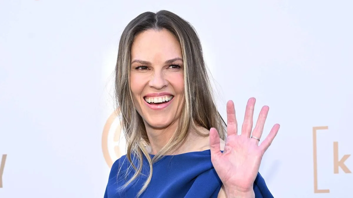 Mutterschaft: Hilary Swank ist mit 52 Jahren schwanger: Diese Promi-Mütter bekamen spät Kinder