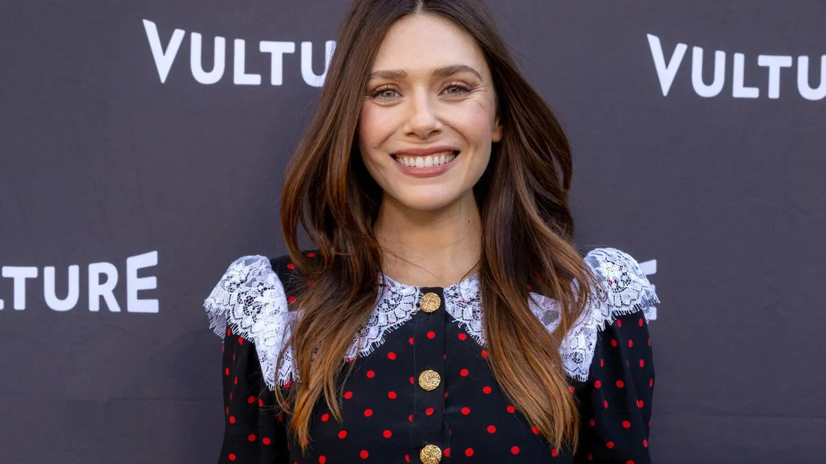 Elizabeth Olsen gives birth