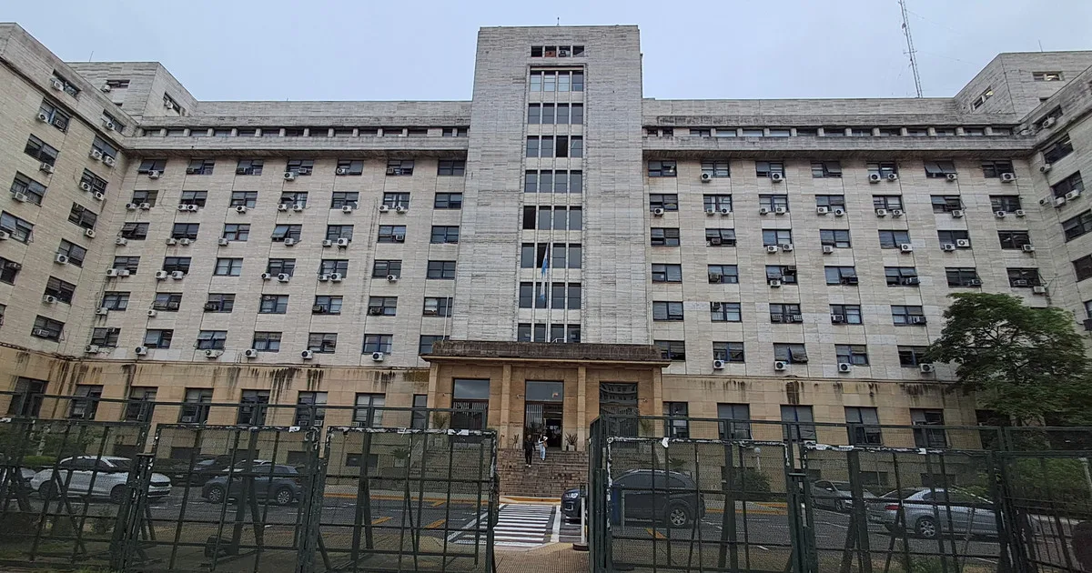 El Gobierno arma un proyecto para achicar Comodoro Py, los tribunales donde se investiga la corrupción