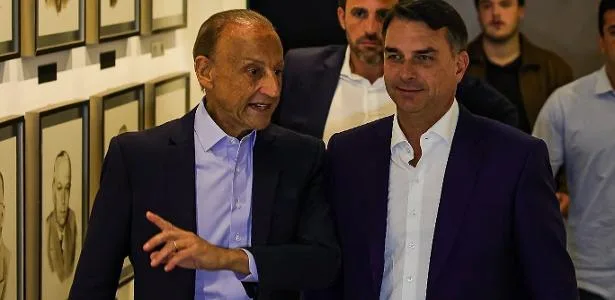 Flávio Bolsonaro pede voto de eleitores de Caiado, Zema e Renan no 1º turno