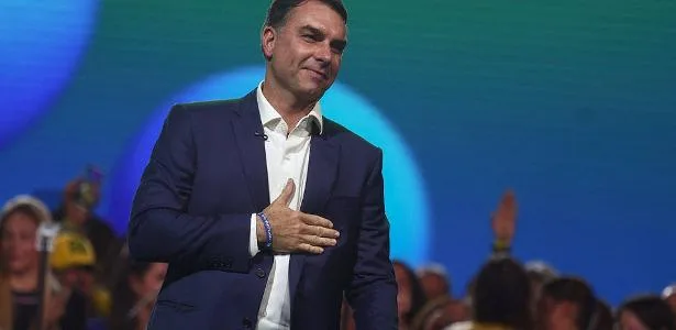 Flávio ironiza situação com Missão e disse que tentaram filiá-lo ao PT hoje