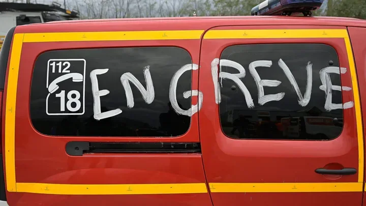 Pompiers : derrière les héros, des travailleurs à bout