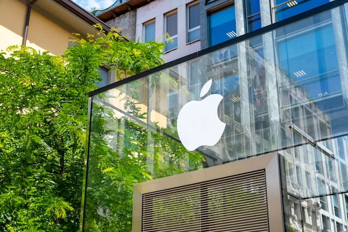 Apple se torna a 2ª empresa a bater US$ 5 trilhões em valor de mercado