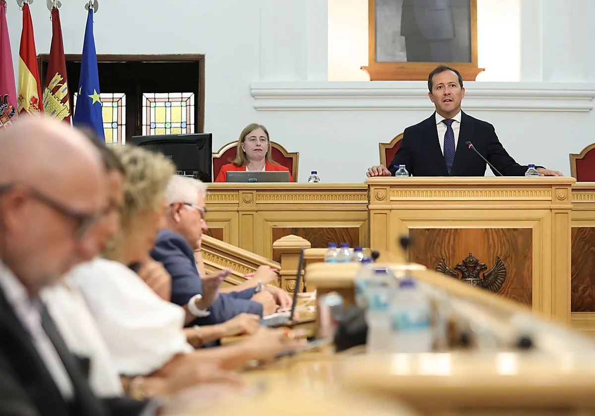 Los recados de Velázquez al PSOE «sanchista» municipal: «¿Dónde está su credibilidad?»