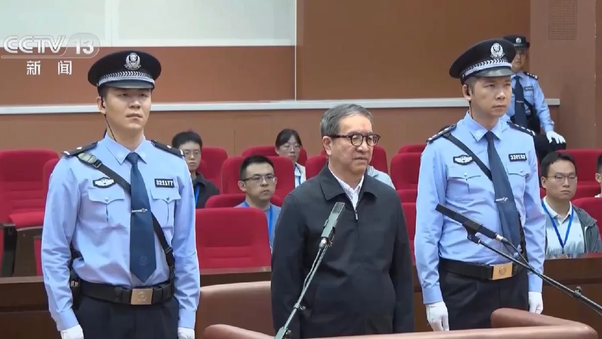 Former senior Chinese legislator handed death sentence with reprieve