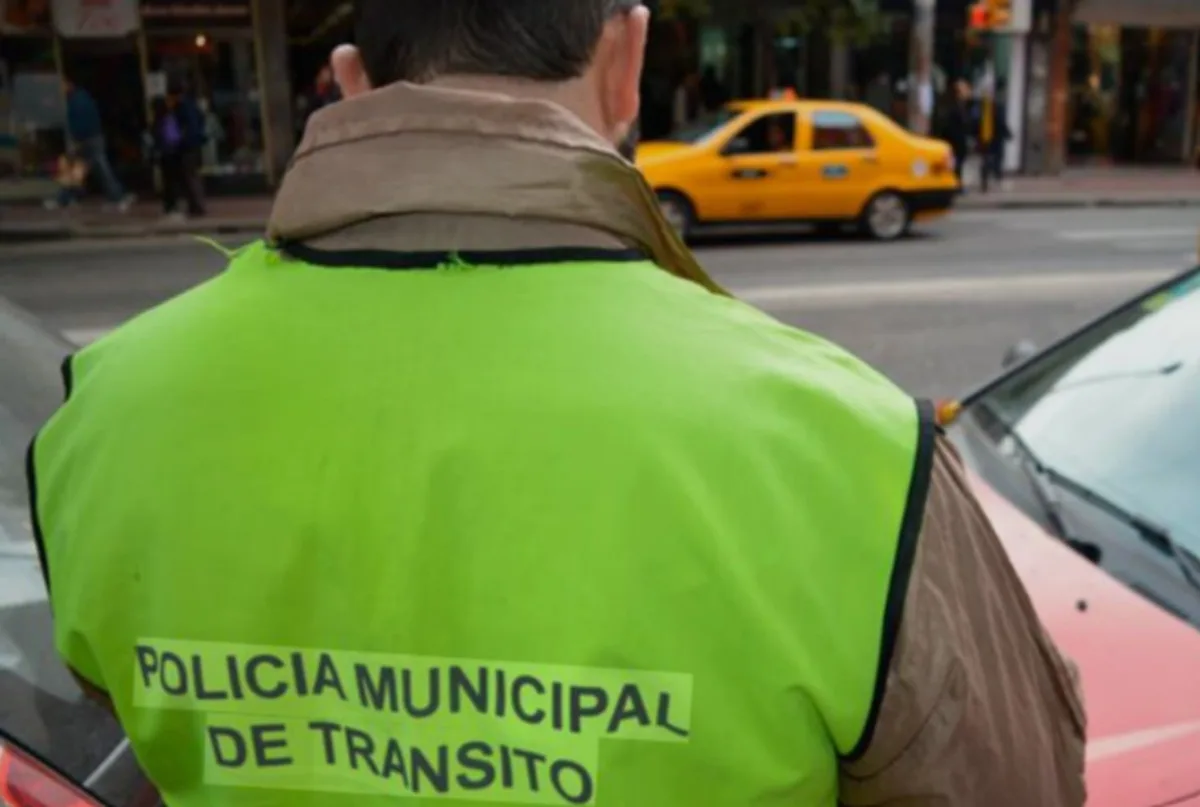 Investigan a un agente de tránsito de Córdoba por atacar a tiros una casa por una presunta deuda