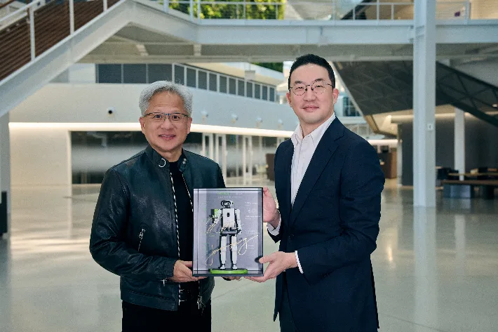 LG·엔비디아 '로봇동맹'…젠슨황 장녀는 양재 데이터팩토리行