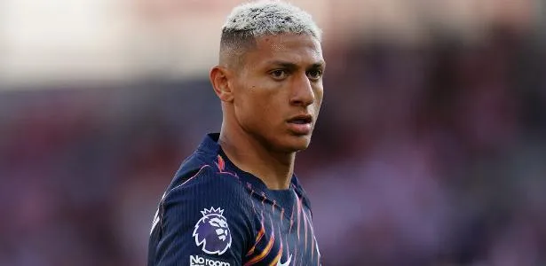 Richarlison diz que Flávio tomou ilha 'na mão grande' e pede que PF apure