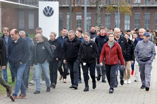 VW workers blast management over ‘disastrous’ communication