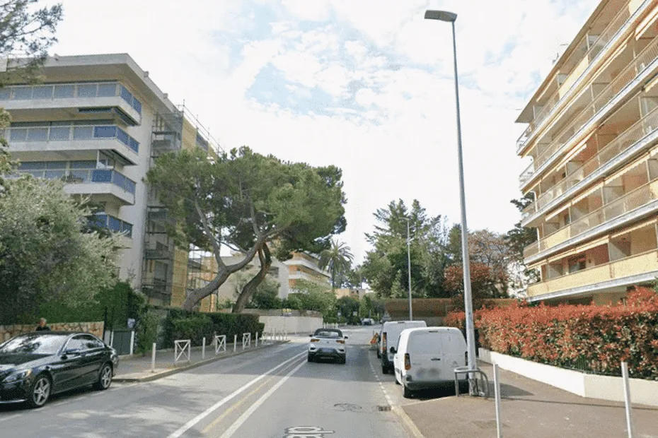 Un jeune homme de 17 ans retrouvé mort, tué par sa mère d'un coup de couteau à Antibes