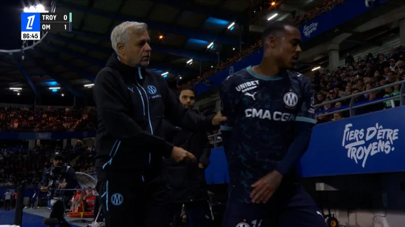 Troyes-OM: "Igor a besoin de retrouver la confiance", les explications de Genesio sur la sortie houleuse de Paixao
