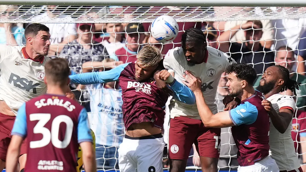 Castellanos misses late penalty as West Ham beaten by Charlton